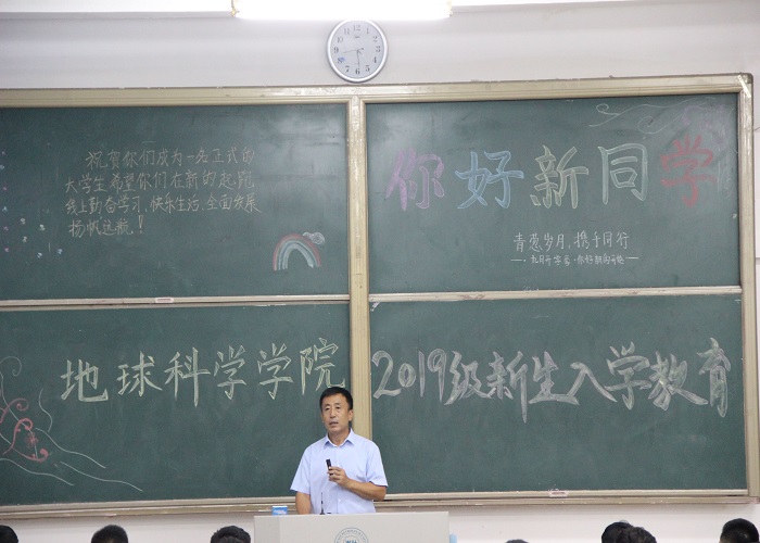 1567823492514079359.jpg 鏉庡彲.jpg